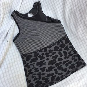 Lululemon super eyecatching workout top